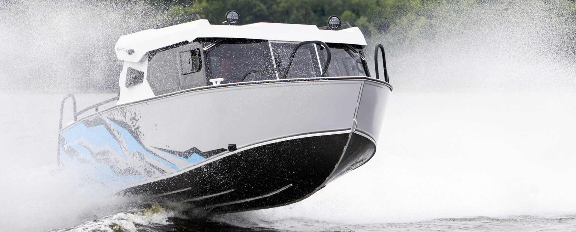 REALCRAFT 700 Cabin